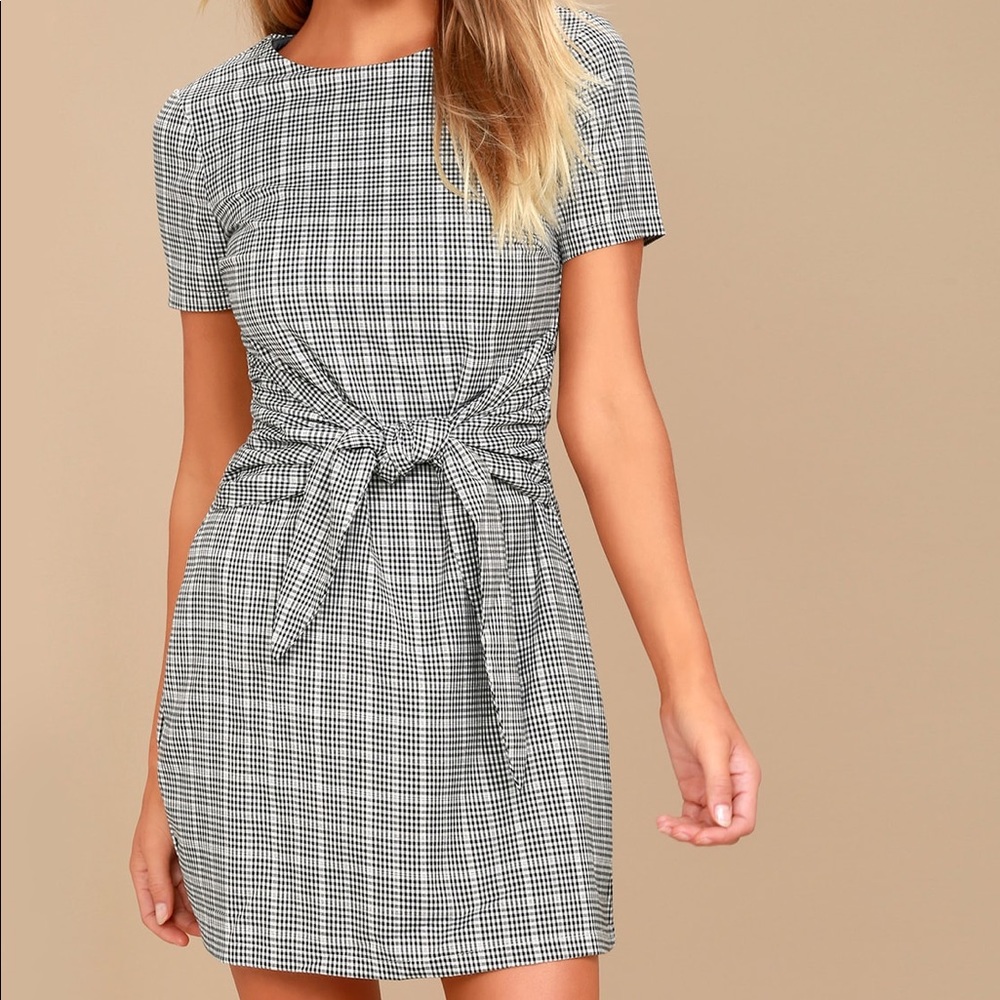 LuLus black and white gingham knotted sheath dress
